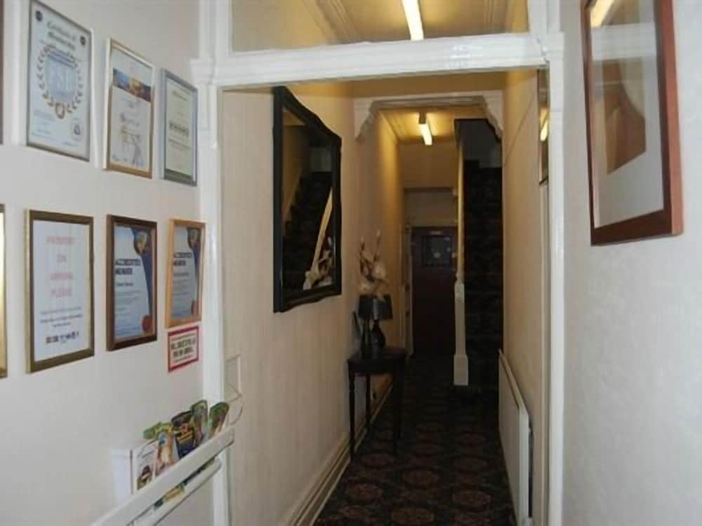 Tudor House photo 7