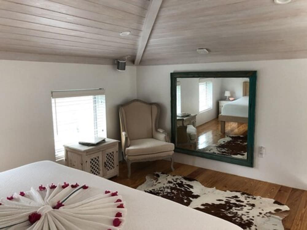 La Bougainvillea Hotel and Villas photo 6