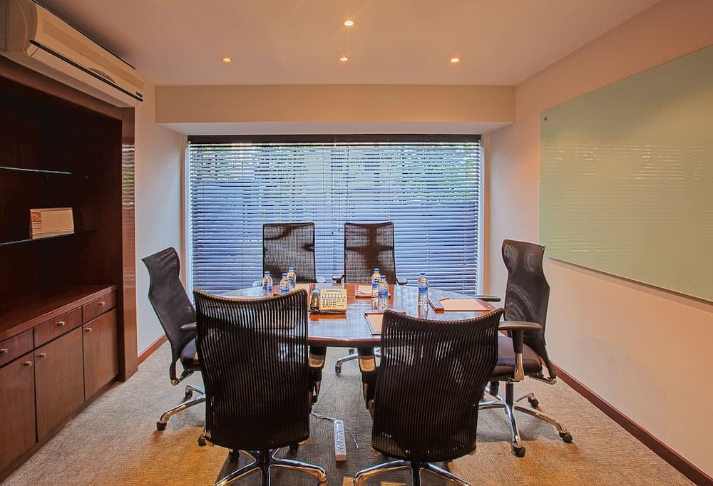 Oakwood Residence Naylor Road Pune photo 3