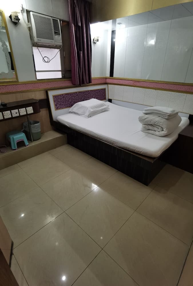 spanish hostel photo 2
