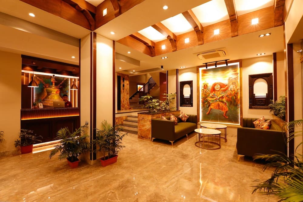Lakhey Hotel