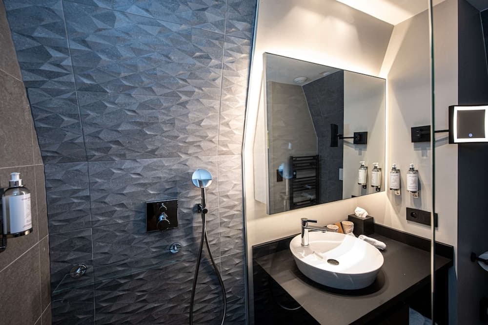 Best Western Premier Le Chapitre Hotel & Spa photo 2