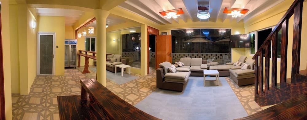 Luna lodge photo 2