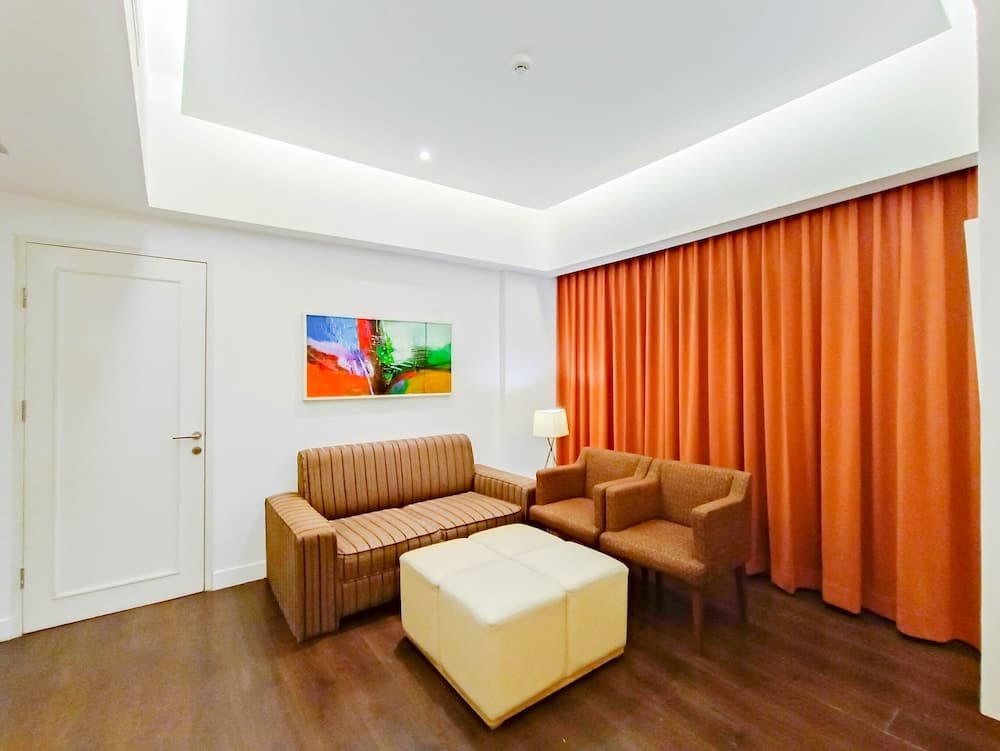 Brits Hotel Karawang photo 2