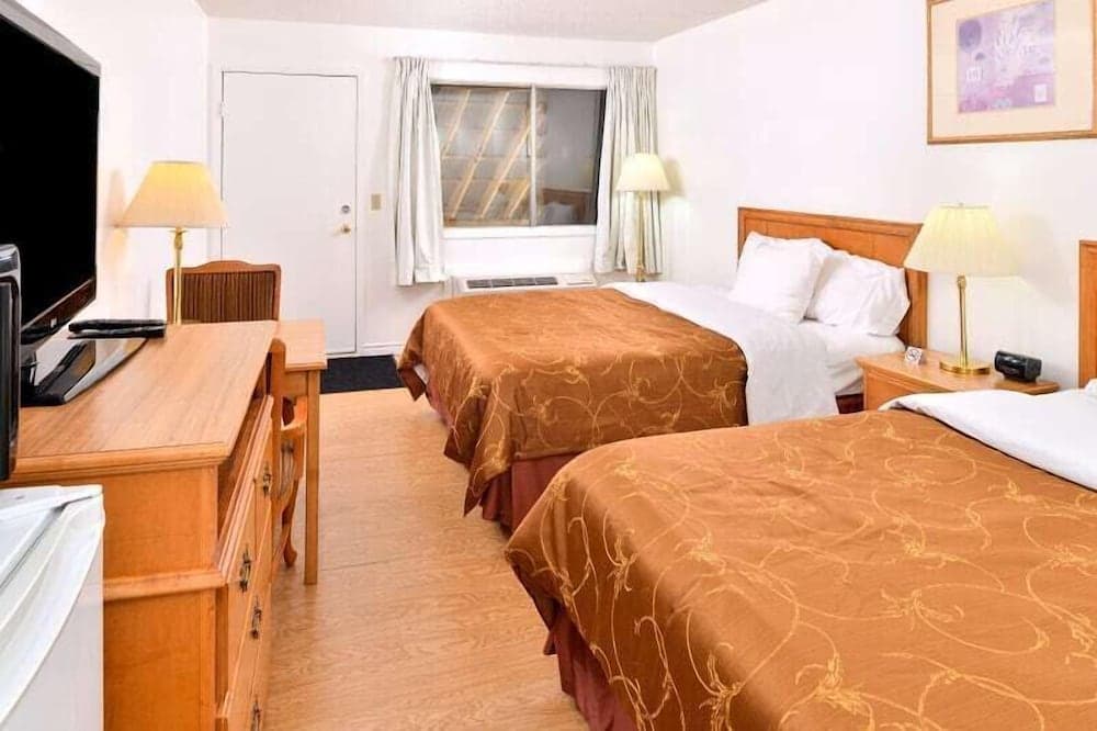 Motel 8 photo 4