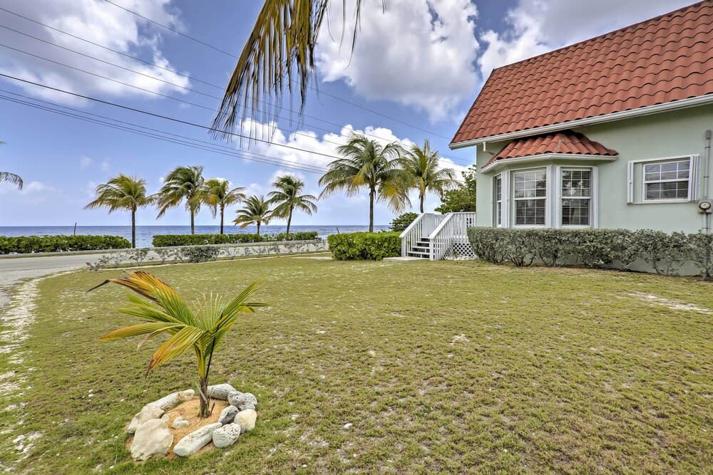 Lovely 'sea Dreams Villa' w/ Private Beach & Deck!