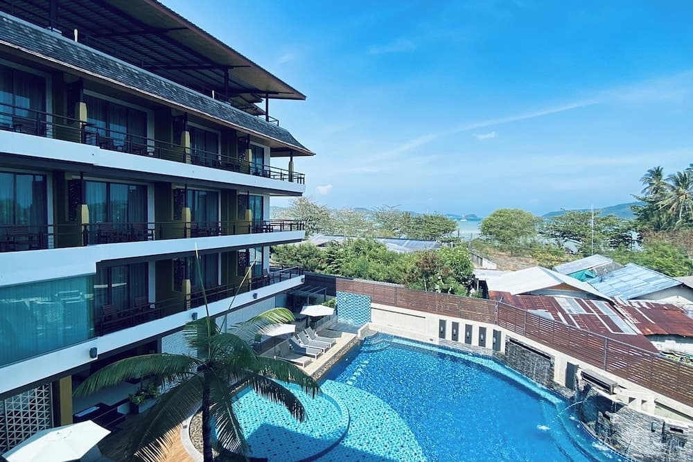 Aqua Resort Phuket - Near Beach and Chalong Pier