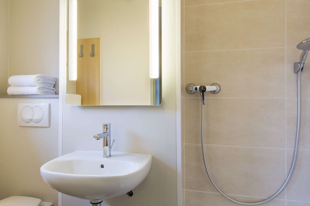 B&B HOTEL ROUEN Centre photo 8