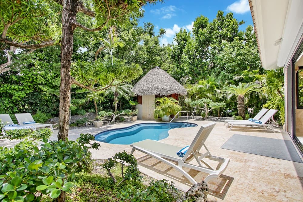 4-BR Pool Villa - Garden & Beach Access photo 7