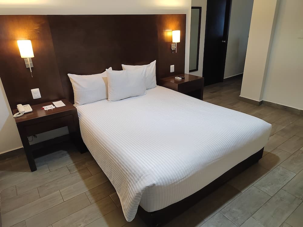 Ramada by Wyndham Tampico Centro photo 9