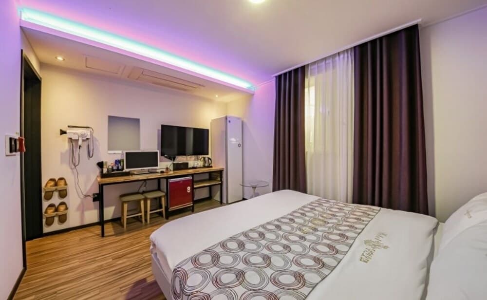 S Hotel photo 8