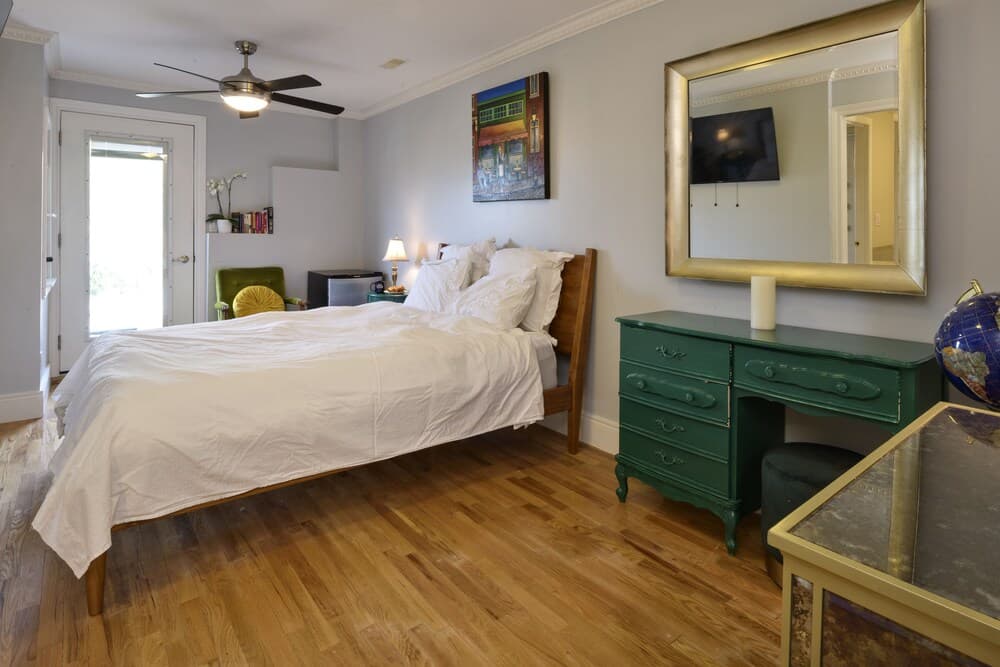 Above The Beach Guest Suites photo 6
