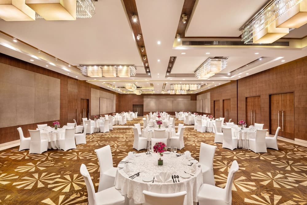 Crowne Plaza Greater Noida by IHG photo 8