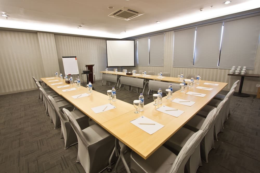 Hotel 88 Grogol by WH photo 4