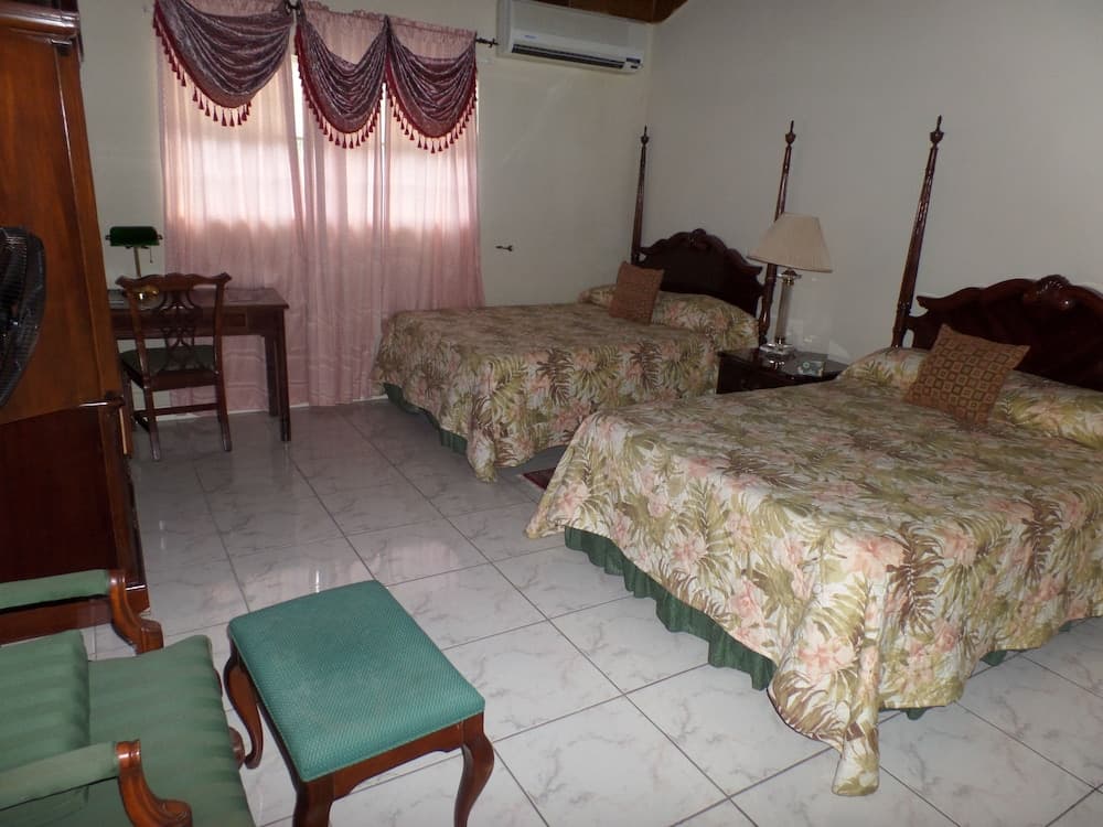 The Royal Kensington Villa photo 3