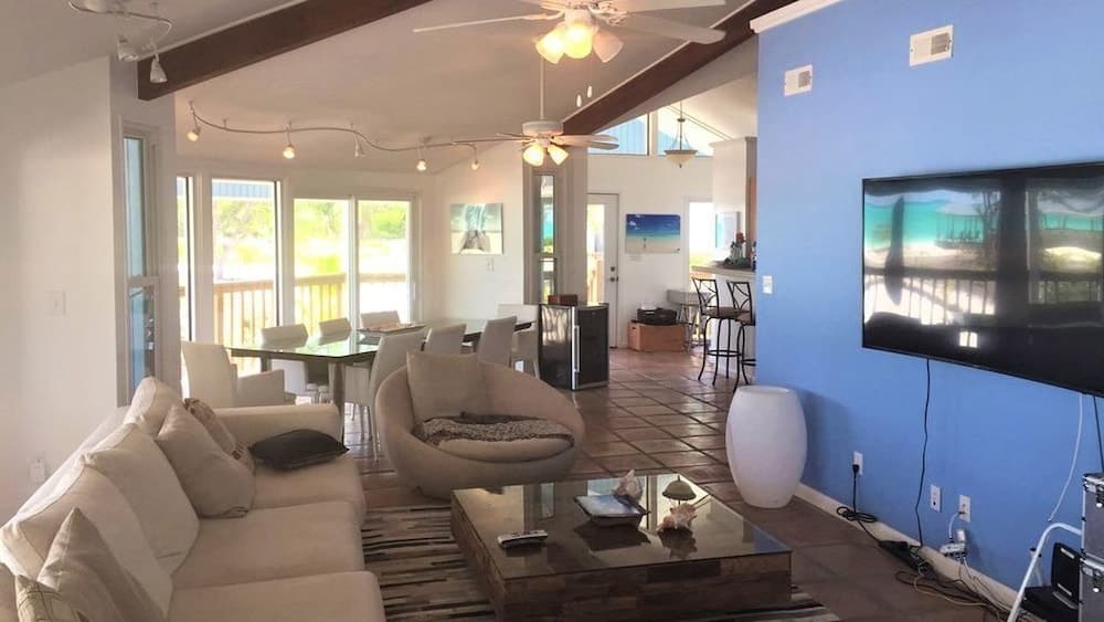 Paradise Beach - Main House photo 9