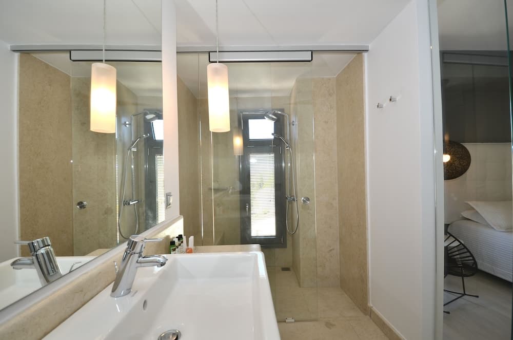 Ino Hotel & Suites photo 7