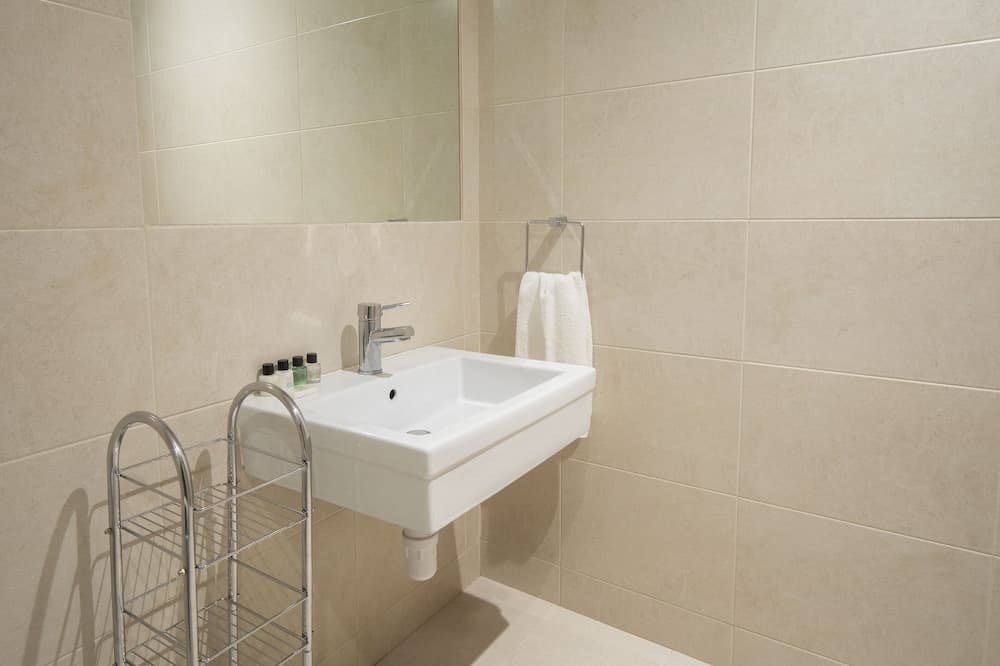 Wellington Apartments photo 3