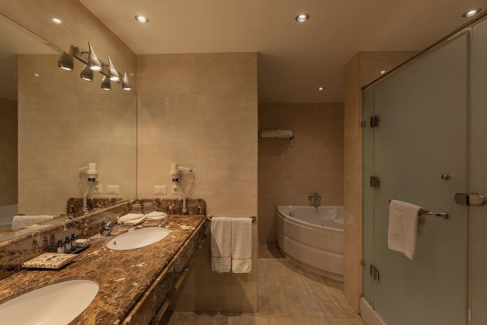 Riverside Hotel photo 8