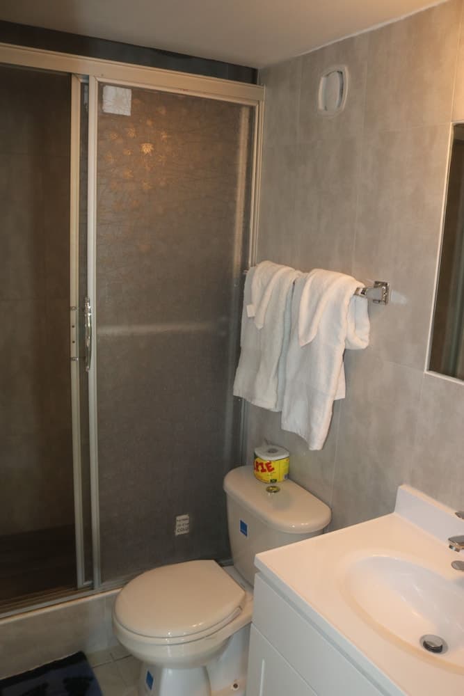 Lawerence Pool House 2 Bedroom With Pool photo 4