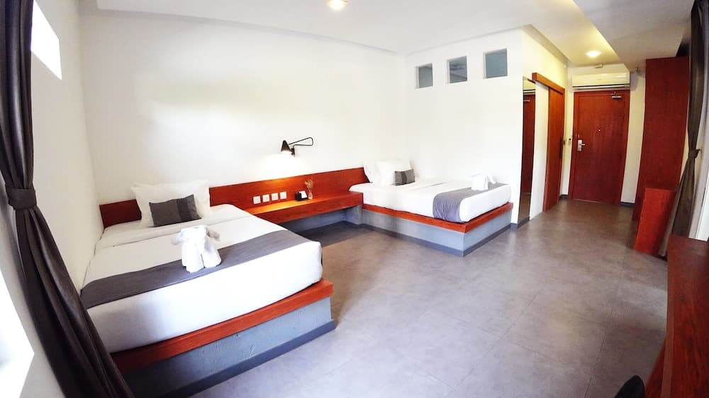 Hotel Records photo 4
