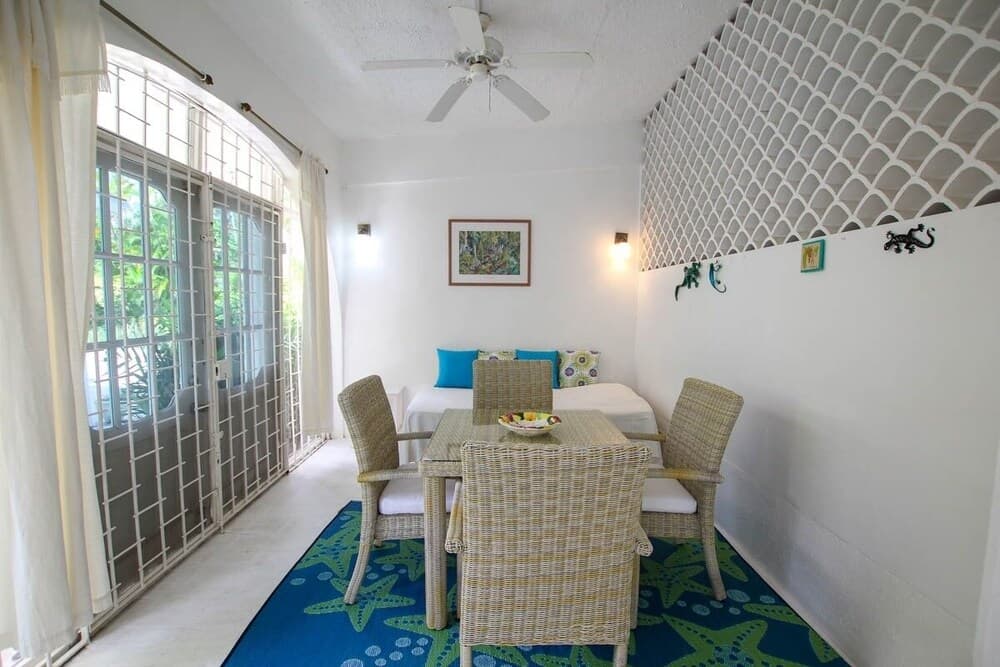Winter Retreat 2 Bedroom Home by Bluescape photo 3