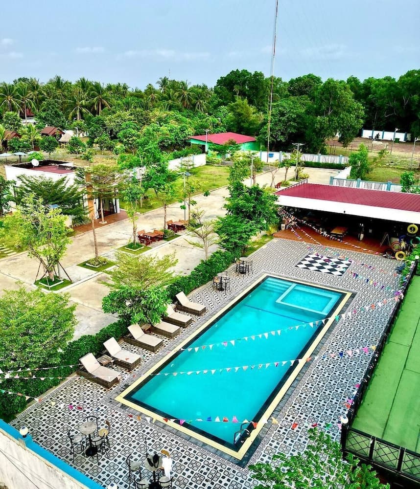 Damnak Borey Resort