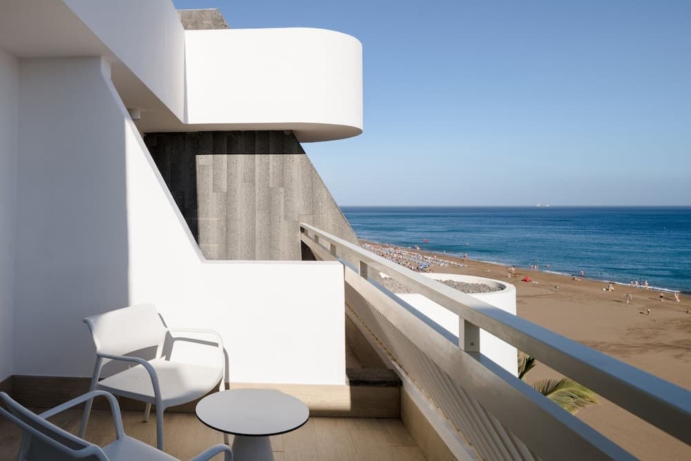 Plus Fariones Suite Hotel photo 6