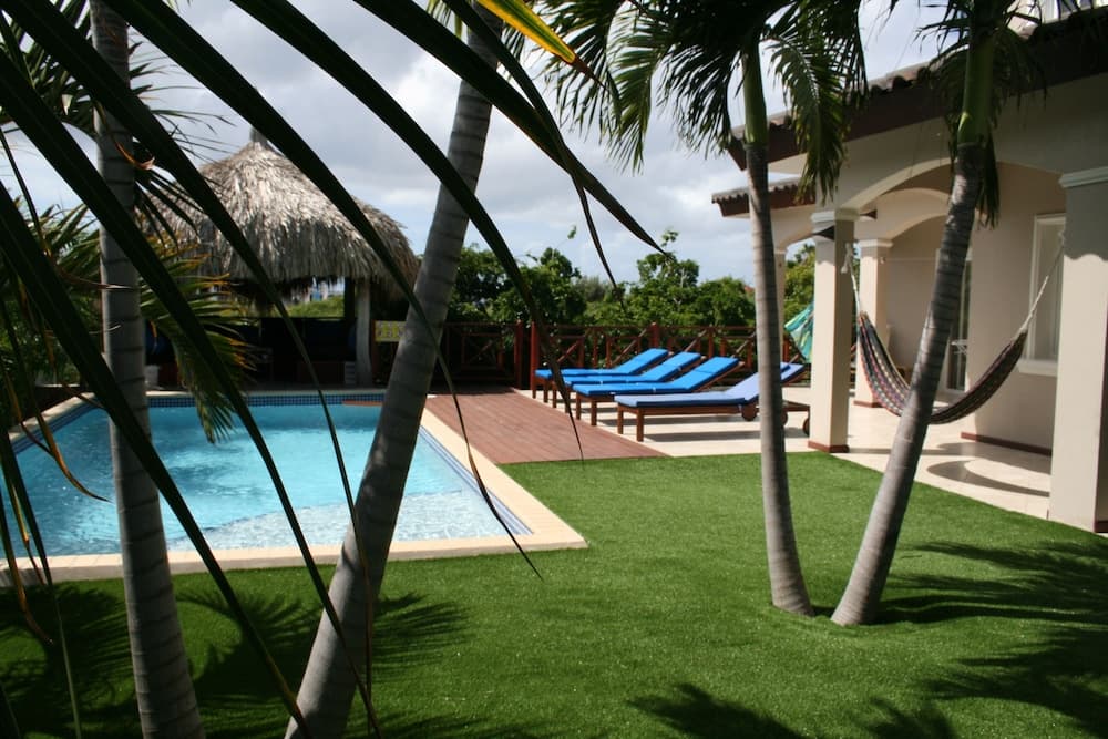 Hibiscus Beach House photo 9