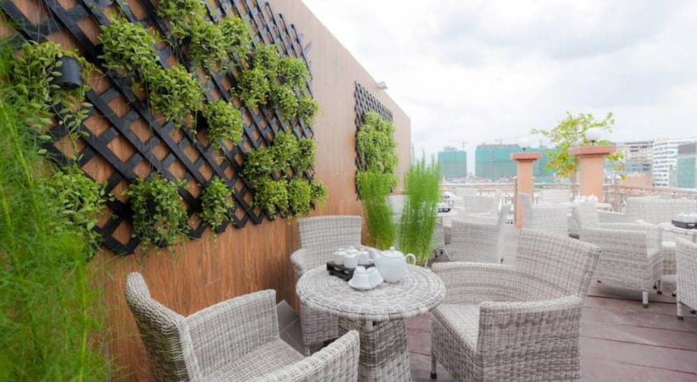 Seventh Heaven Hotel and High Bar photo 6