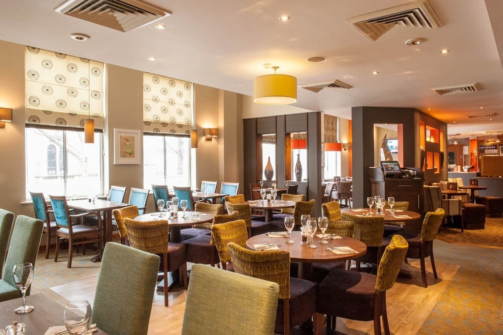 Premier Inn Swansea City Centre photo 4