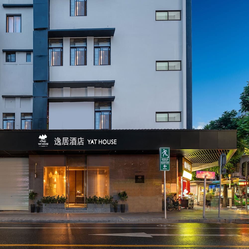 Yat hotel