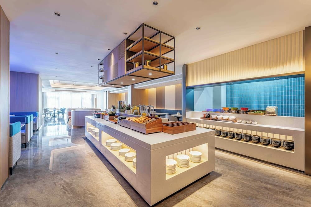 Holiday Inn Express Shanghai PVG Zhuqiao by IHG photo 8