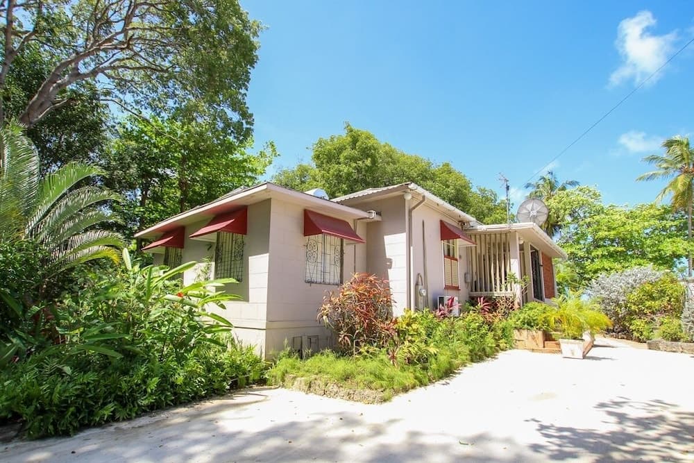 Beachfront Classic 3-bed House - Whitecaps by BSL Rentals photo 3