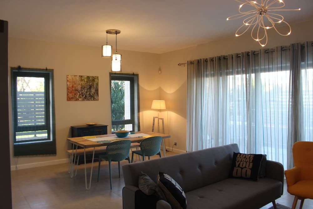 Brand New 2 Bedroom Apartment photo 9
