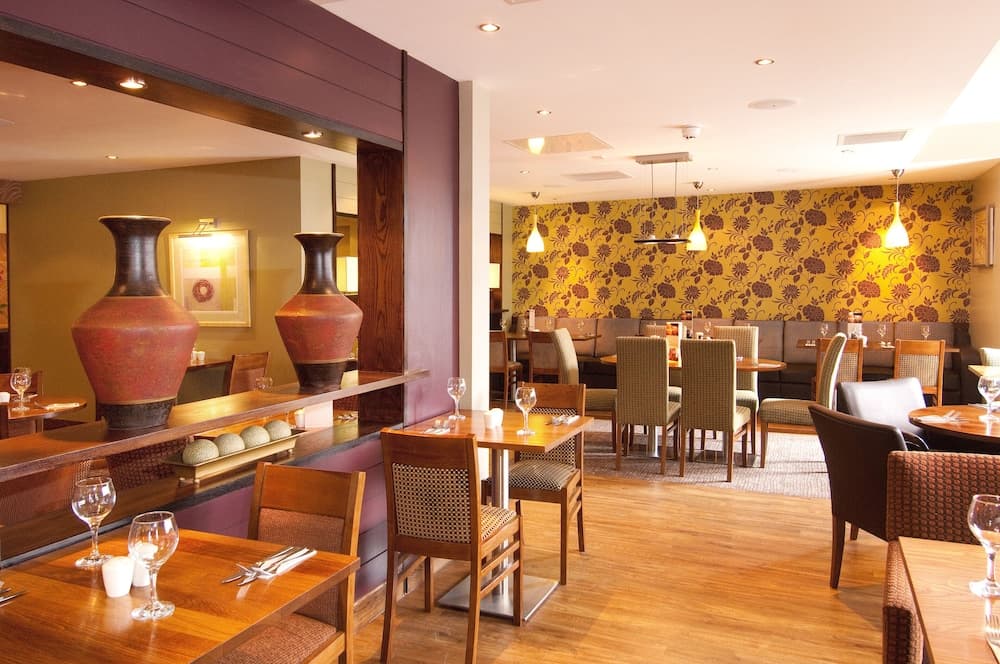 Premier Inn Sunbury - Kempton Park photo 8