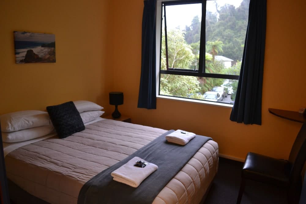 Franz Josef Montrose Hostel Lodge photo 9