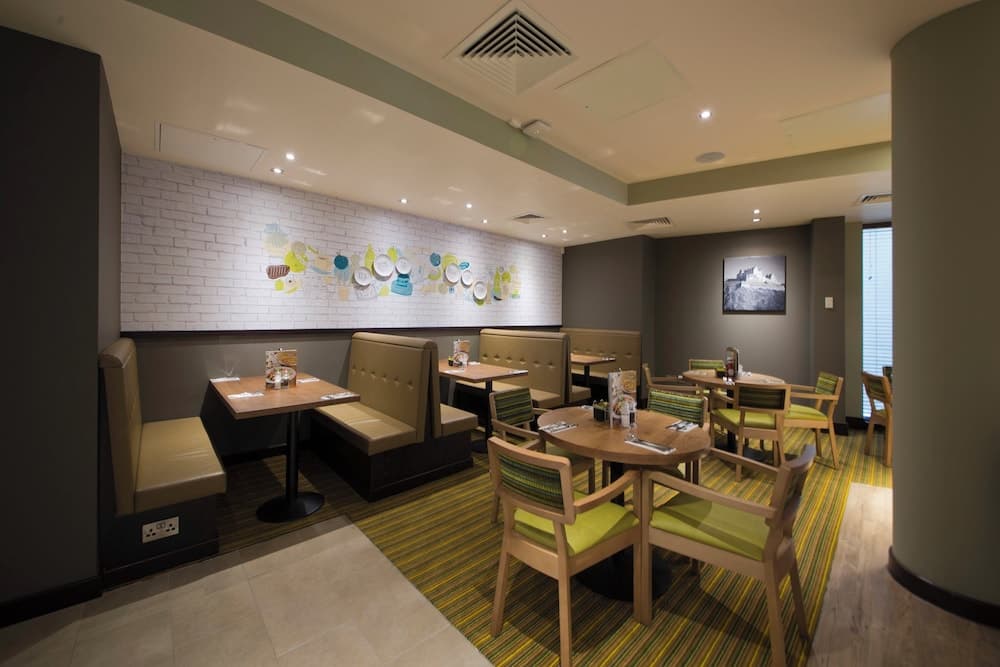 Premier Inn Edinburgh Cc Royal Mile photo 9