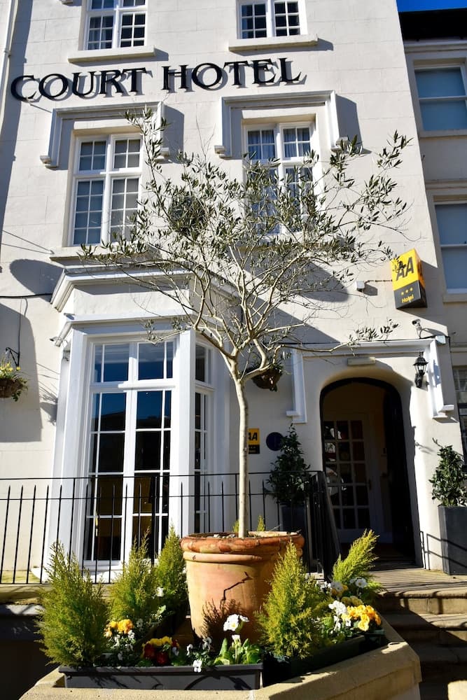 Queens Court Hotel photo 8
