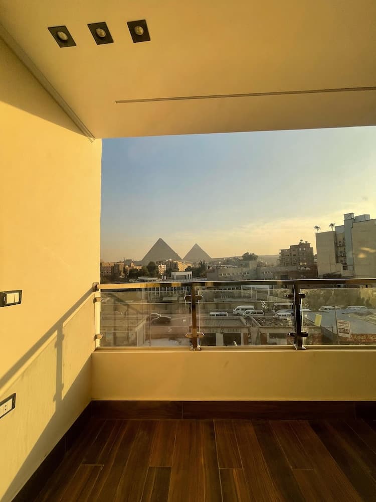 Roone Pyramids View Inn photo 5