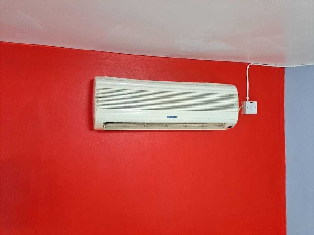 Apartment 379 Hudson Avenue photo 8