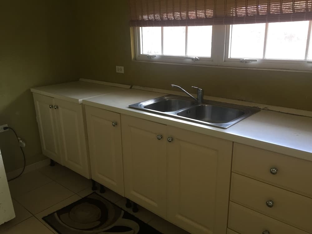 4 Coverley Crescent photo 2