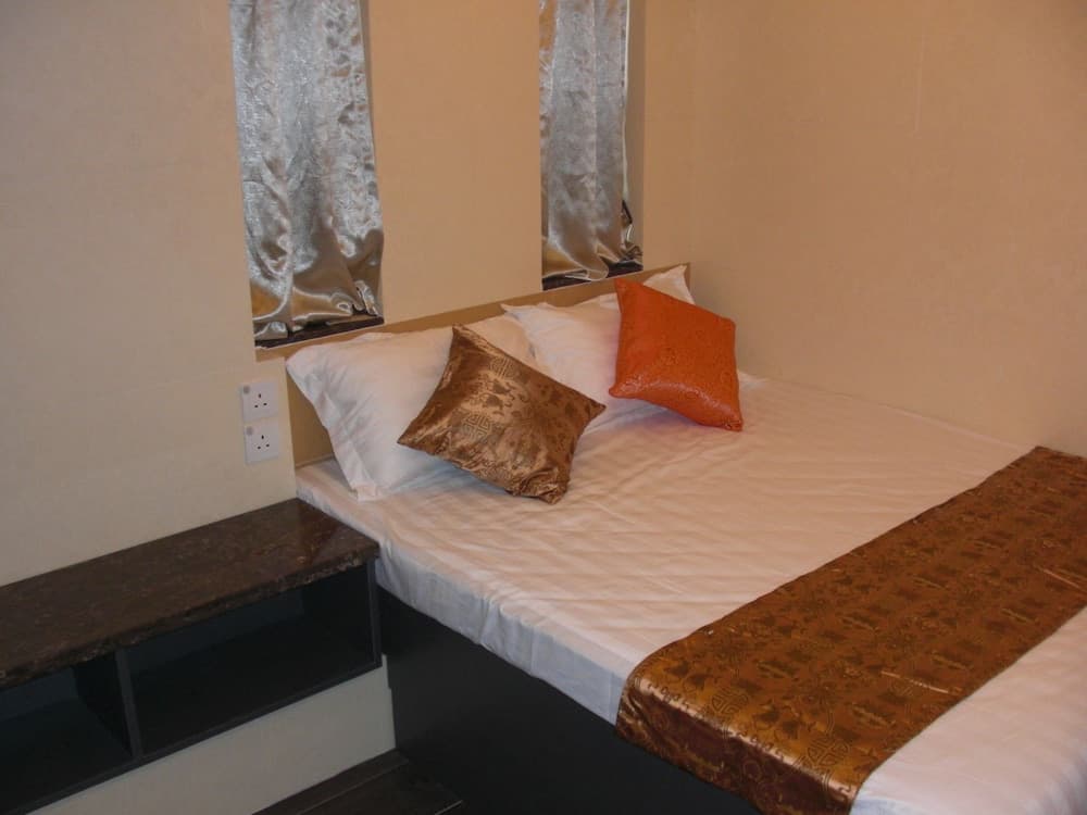 Empire Commercial Hotel photo 5