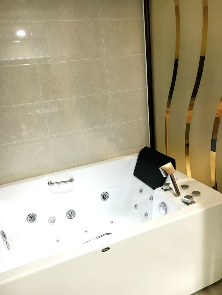 K Tourist Hotel photo 2