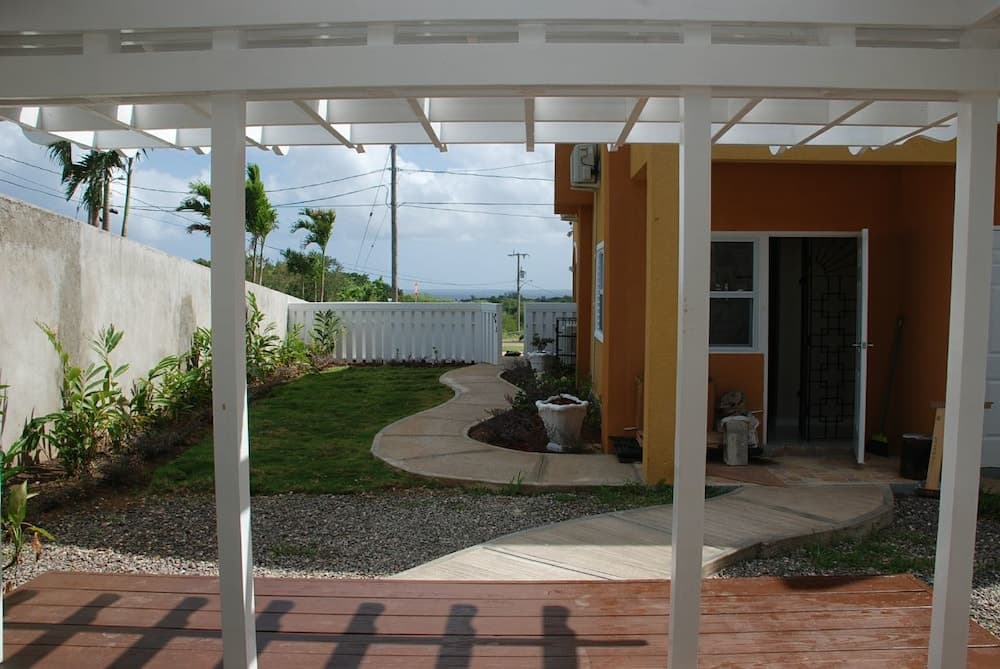 The Discovery Bay Lux Apartment photo 3