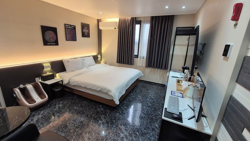 HOTEL DEMEURE photo 6