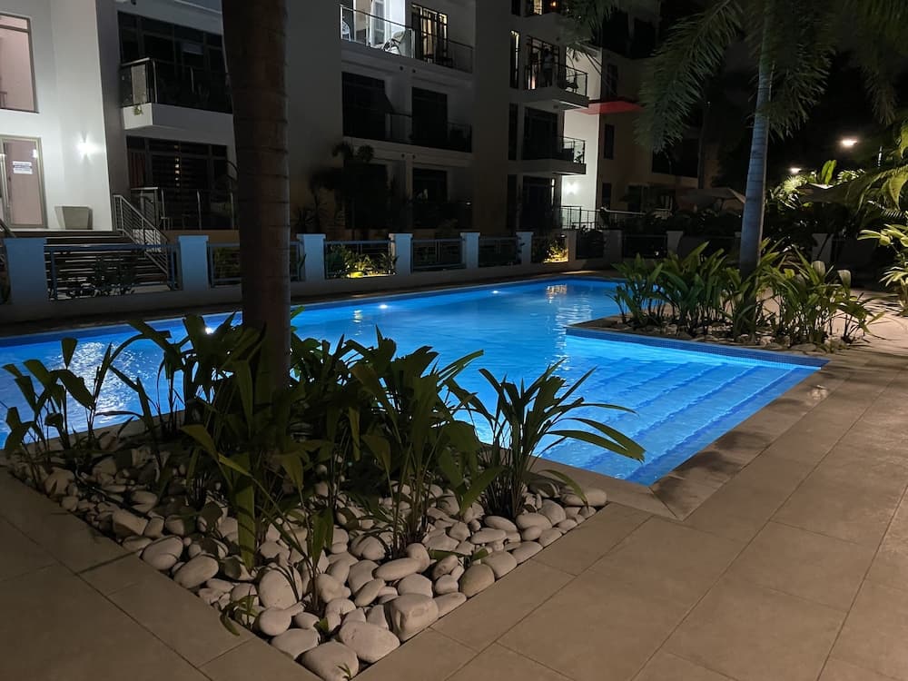Elegant 1BR Apt with Pool photo 4