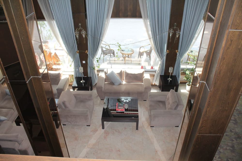 Rest Hotel photo 3