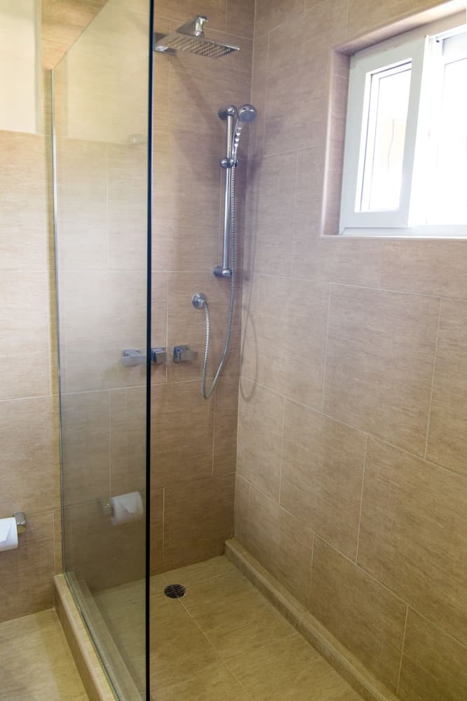 New Kingston Apartment at The Palms photo 6