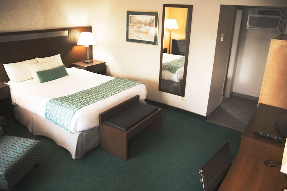 Ramada by Wyndham Quesnel photo 4